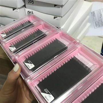 Pedido de extensión de pestañas personalizado entregado